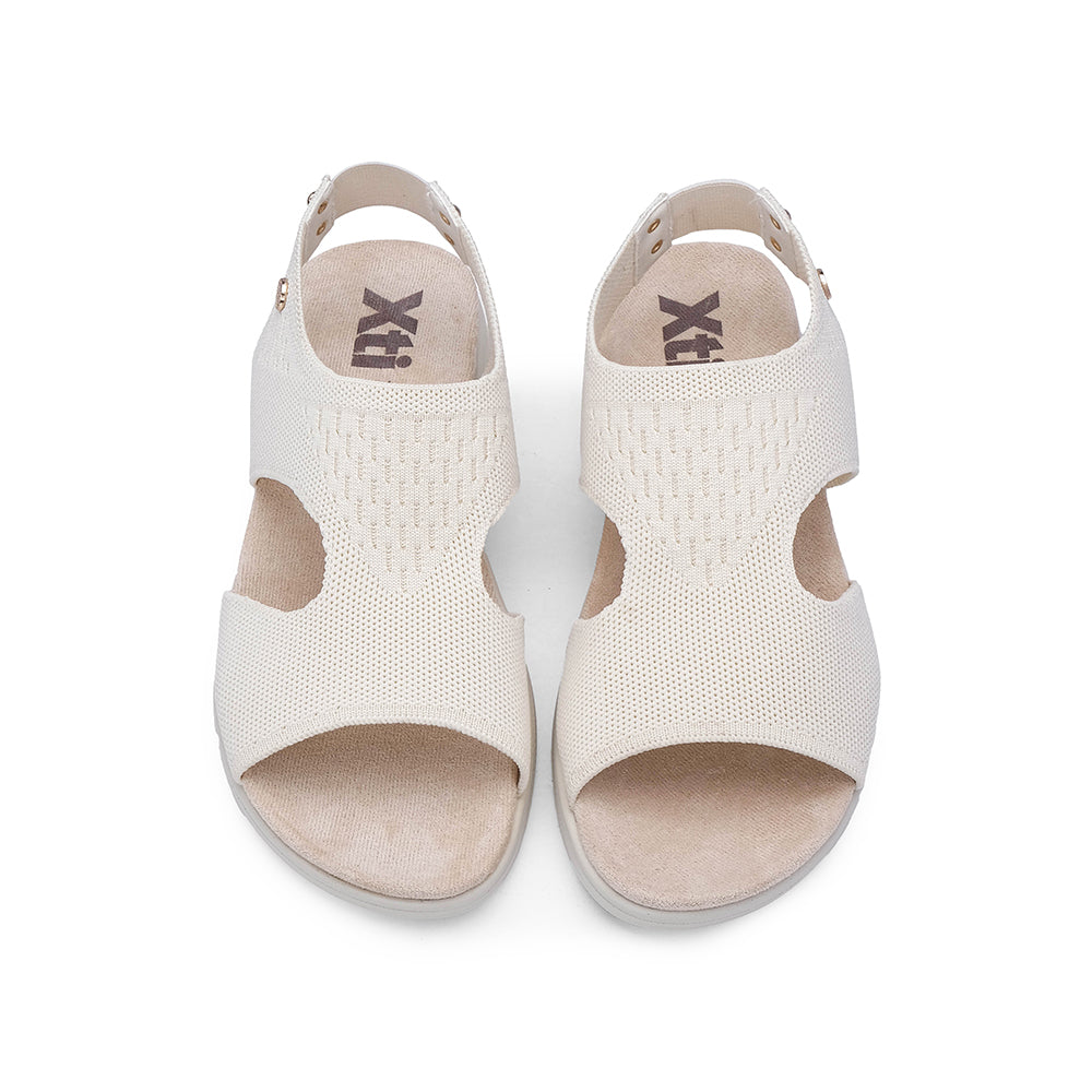 Sandalia cómoda para mujer en color beige