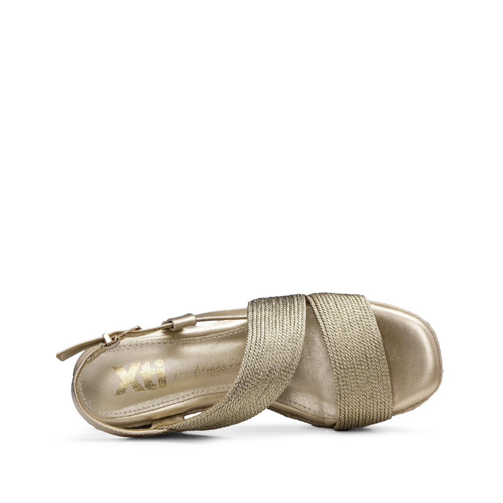 Sandalia con Cuña Mujer Dorada