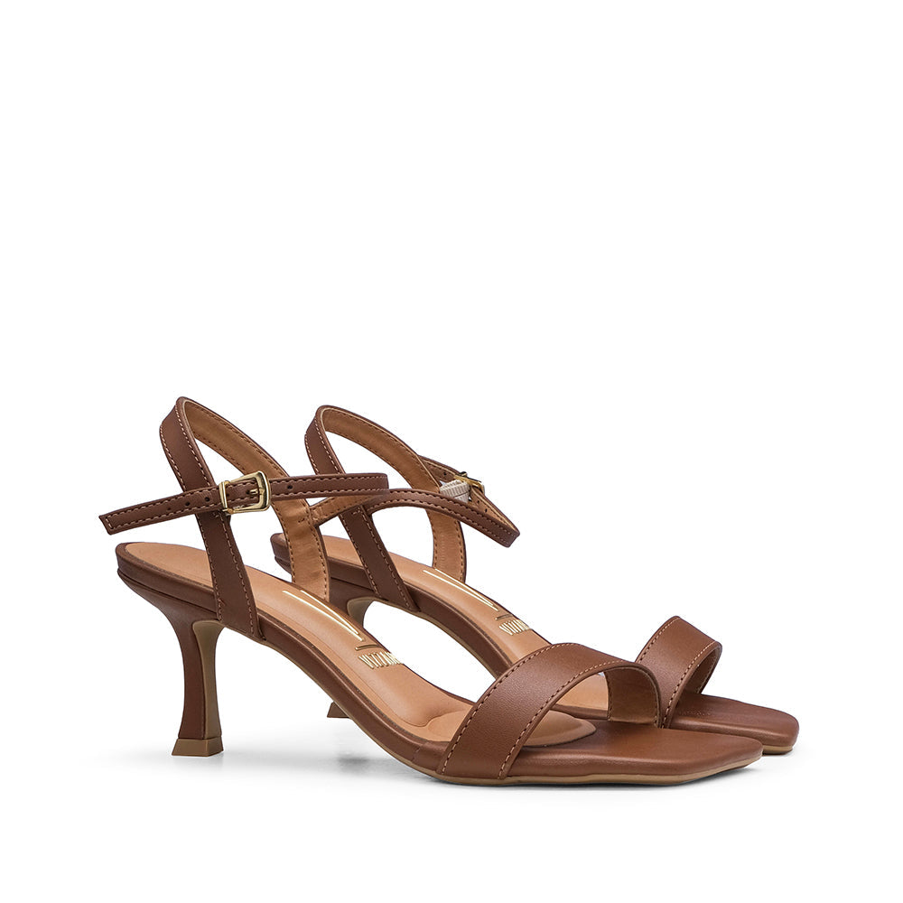 Sandalias de tacón alto color camel para mujer