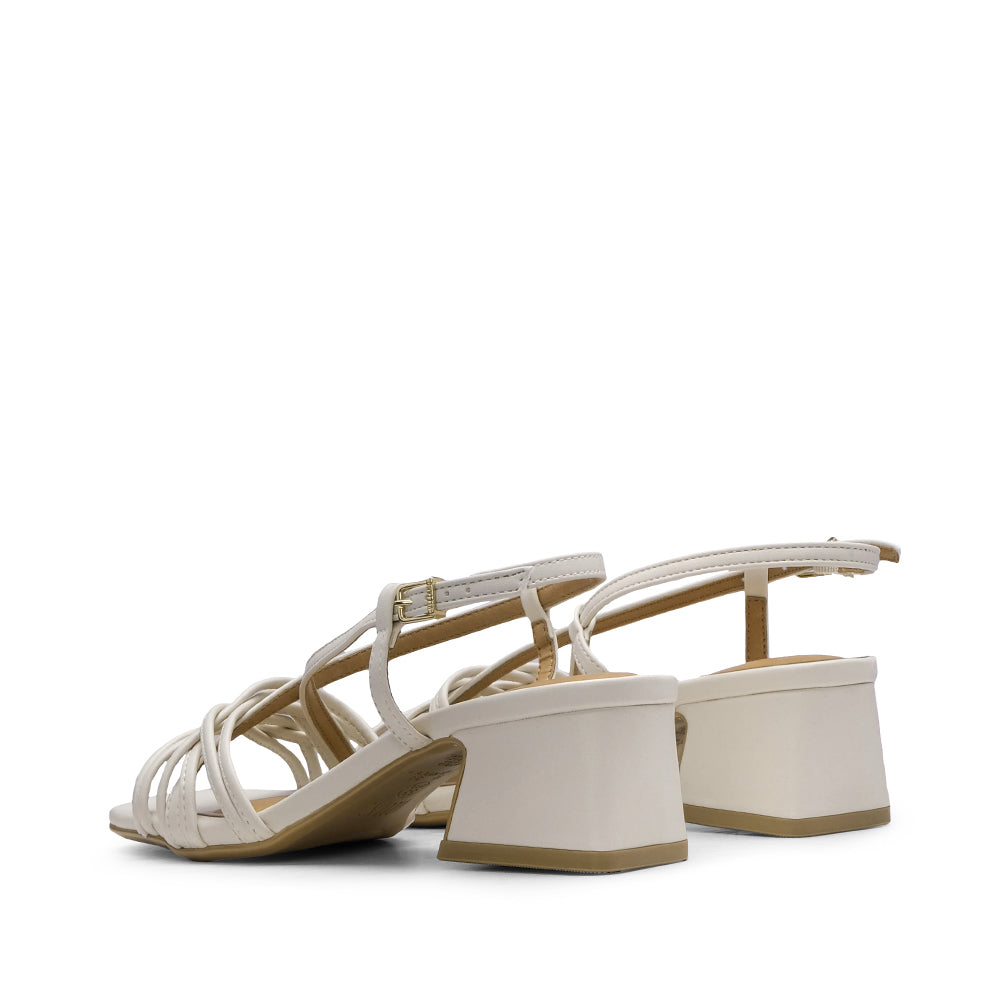Sandalia beige de tacón medio para mujer