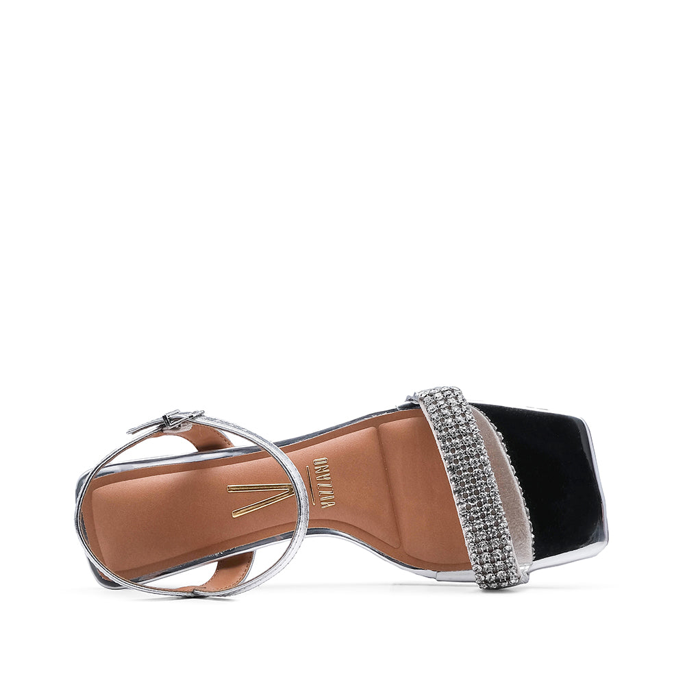 Sandalia de tacón medio para mujer color plata metalizada