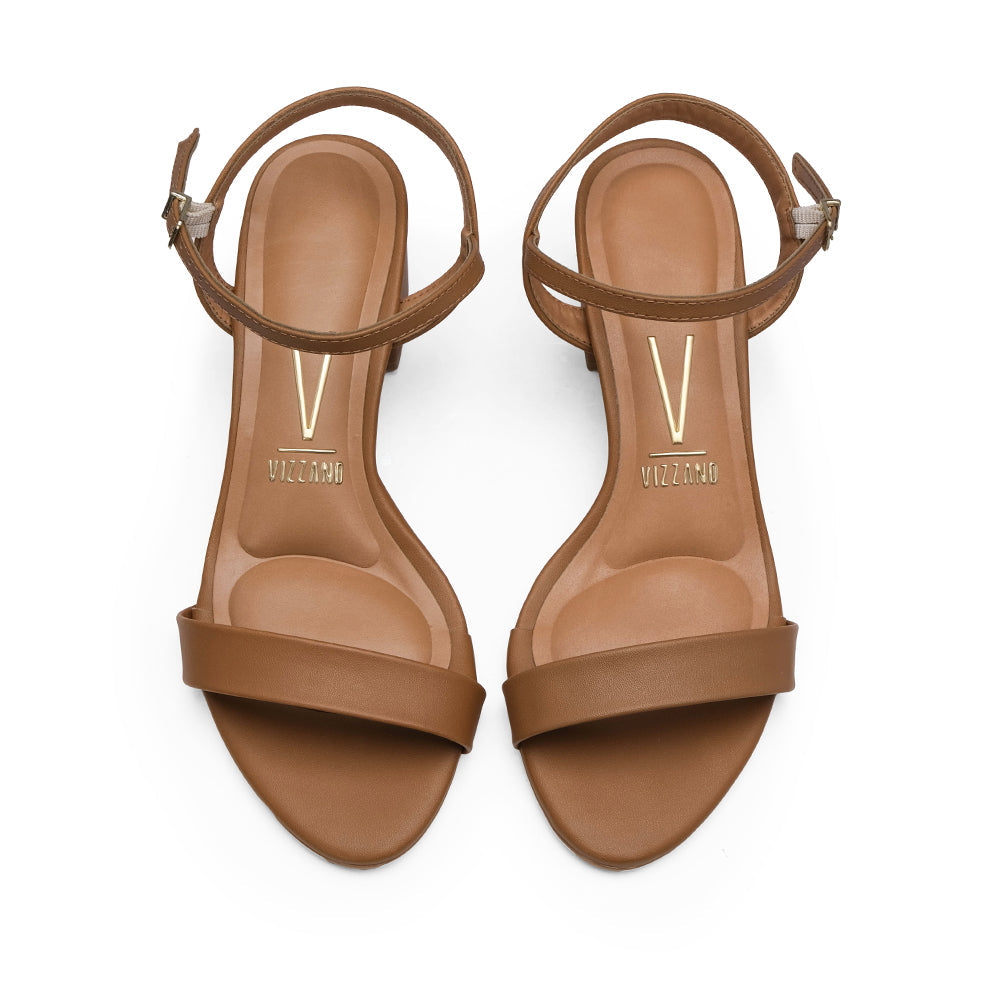 Sandalia de tacón medio color camel para mujer