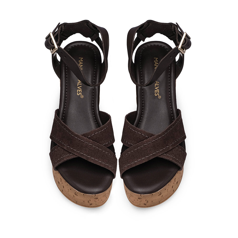 Sandalias de cuña de ante marrón para mujer
