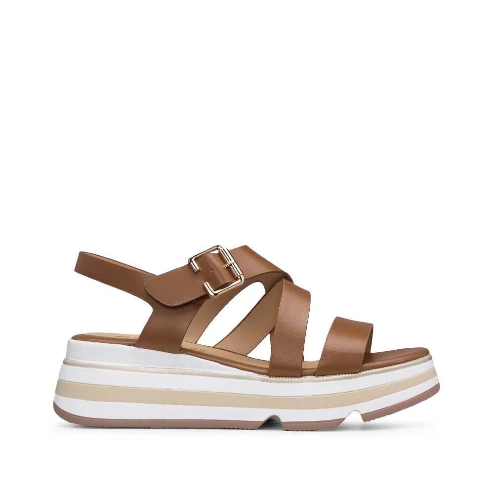 Sandalia de plataforma mujer color camel