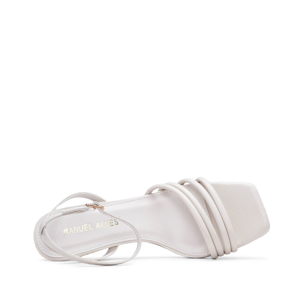 Sandalia de tacón alto beige para mujer