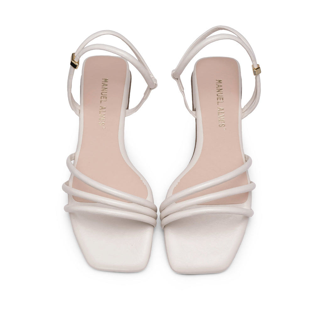 Sandalias planas de tacón beige para mujer