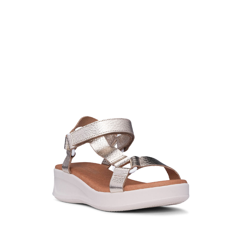 Sandalia de plataforma para mujer de piel color champán