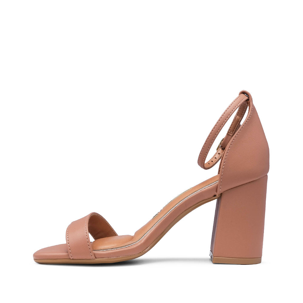 Sandalia de tacón alto para mujer en piel color nude