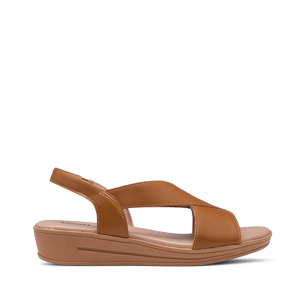 Sandalia de tacón medio para mujer en piel color camel