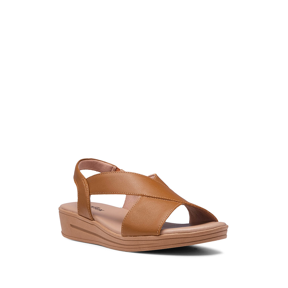 Sandalia de tacón medio para mujer en piel color camel
