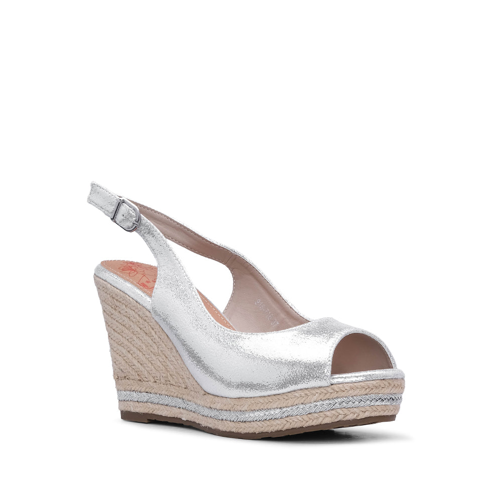 Sandalia de cuña para mujer color plata metalizada