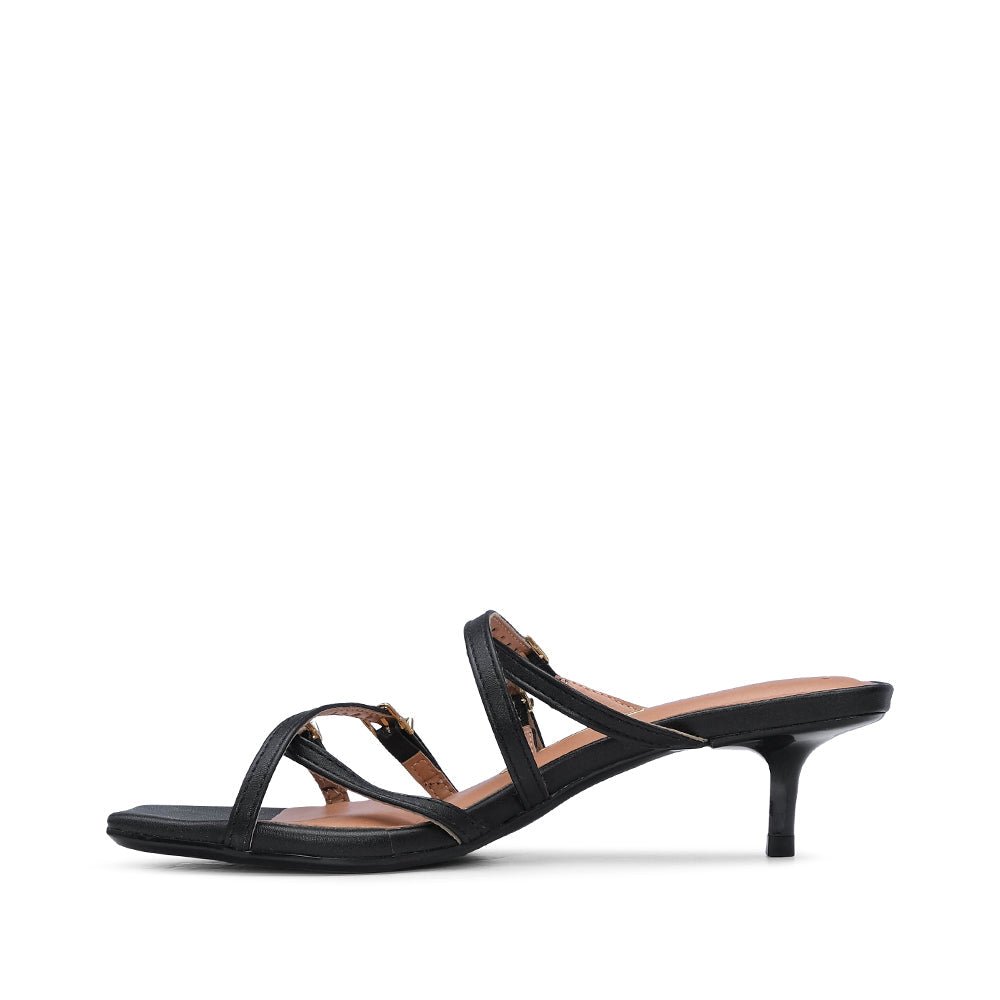 Sandalia de tacón medio para mujer en color negro